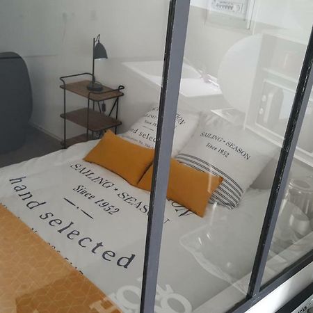 רושפור Le Petit Loft Des Thermes מראה חיצוני תמונה