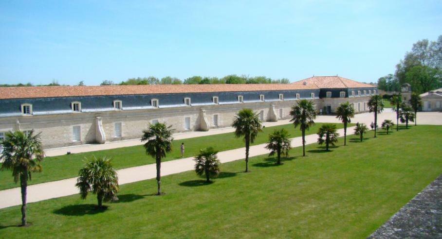 רושפור Le Petit Loft Des Thermes מראה חיצוני תמונה