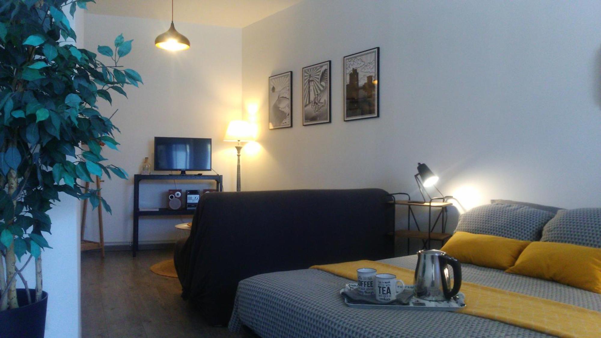 רושפור Le Petit Loft Des Thermes מראה חיצוני תמונה